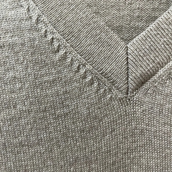 Fairway & Greene 100% Italian Merino Wool Pull Over V-Neck Sweater- Size Large - Picture 2 of 6